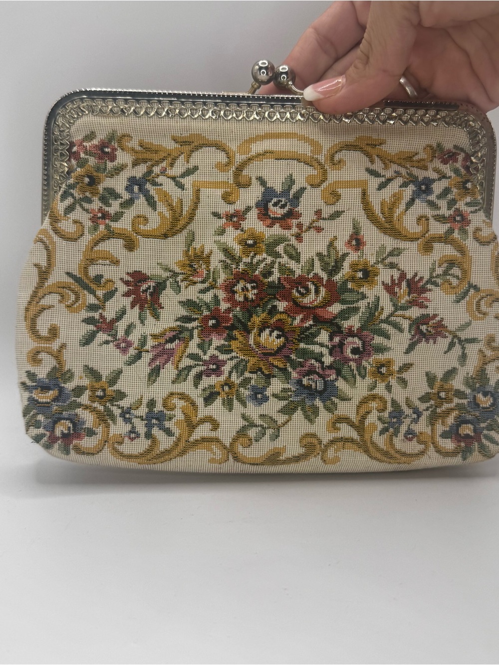 Cream Fabric Kiss-Lock Clutch Interior - Made in Hong Kong - Picture 3 of 9